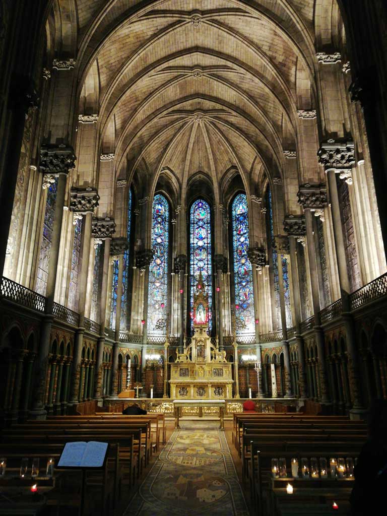 Inside Lille’s Cathédrale Notre-Dame de la Treille (Photo by La coccinelle on Unsplash)