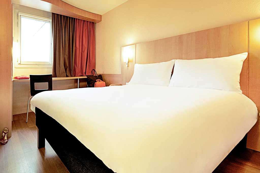 A guest room at the ibis Lille Centre Gares hotel. (Photo: ALL – Accor Live Limitless)