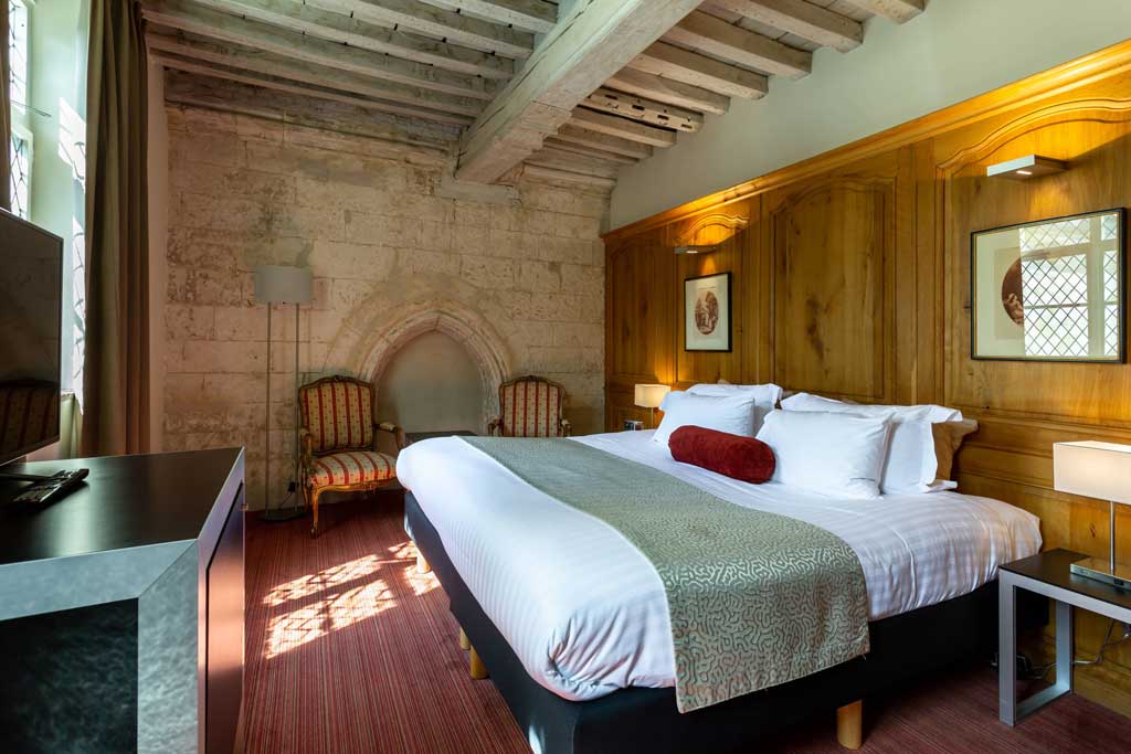 A guest room at L’Hermitage Gantois, Autograph Collection. (Photo: Marriott)