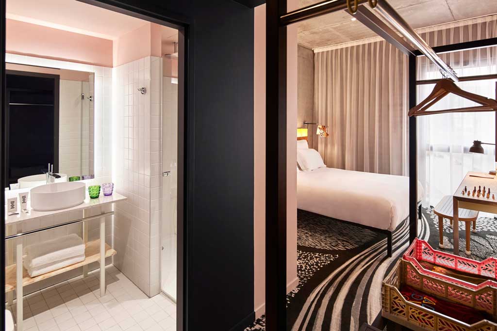 A guest room at the Mama Shelter Lille hotel (Photo: ALL – Accor Live Limitless)