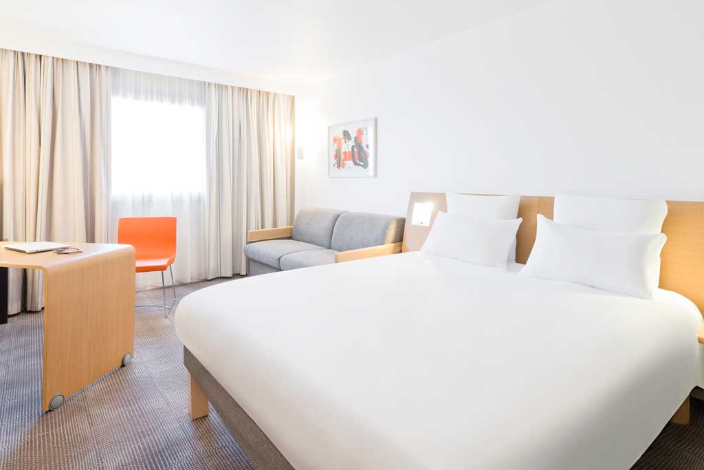 A guest room at the Novotel Lille Centre Gares hotel. (Photo: ALL – Accor Live Limitless)