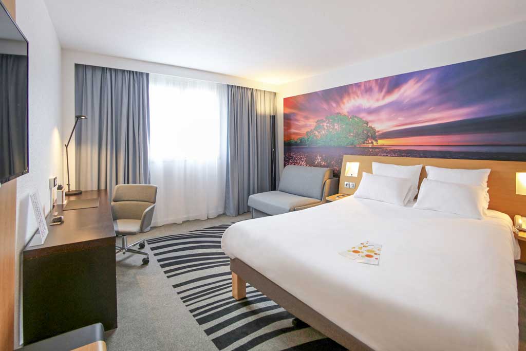 A standard guest room at the Novotel Lille Centre Grand-Place hotel (Photo: ALL – Accor Live Limitless)