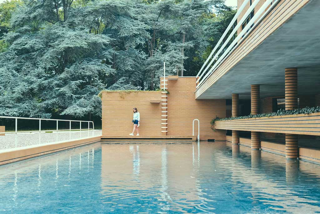 The swimming pool at Villa Cavrois. (Photo by Mathias Adam on Unsplash)