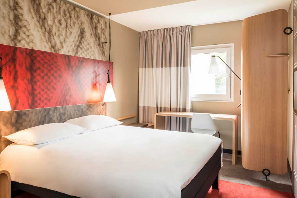 A guest room at The ibis Lille Centre Grand Palais hotel. (Photo: ALL – Accor Live Limitless)